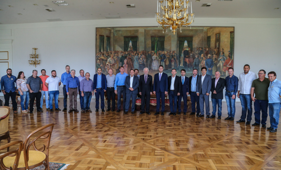 O Governo do Estado criou uma comissão de trabalho para reformular as Casas Familiares Rurais, modelo que integra o ensino formal à qualificação profissional dos filhos de agricultores familiares paranaenses