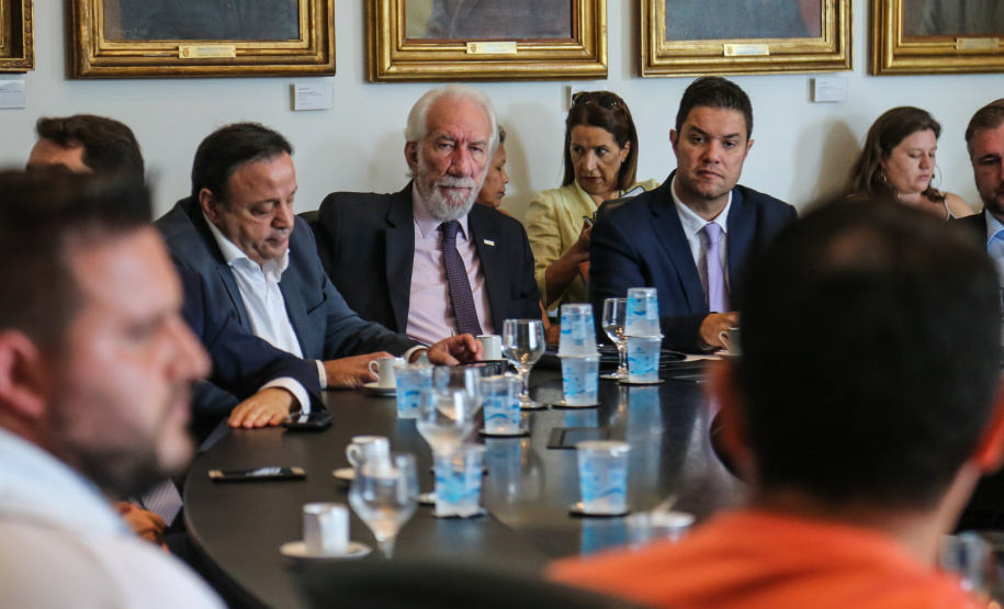 O Governo do Estado criou uma comissão de trabalho para reformular as Casas Familiares Rurais, modelo que integra o ensino formal à qualificação profissional dos filhos de agricultores familiares paranaenses