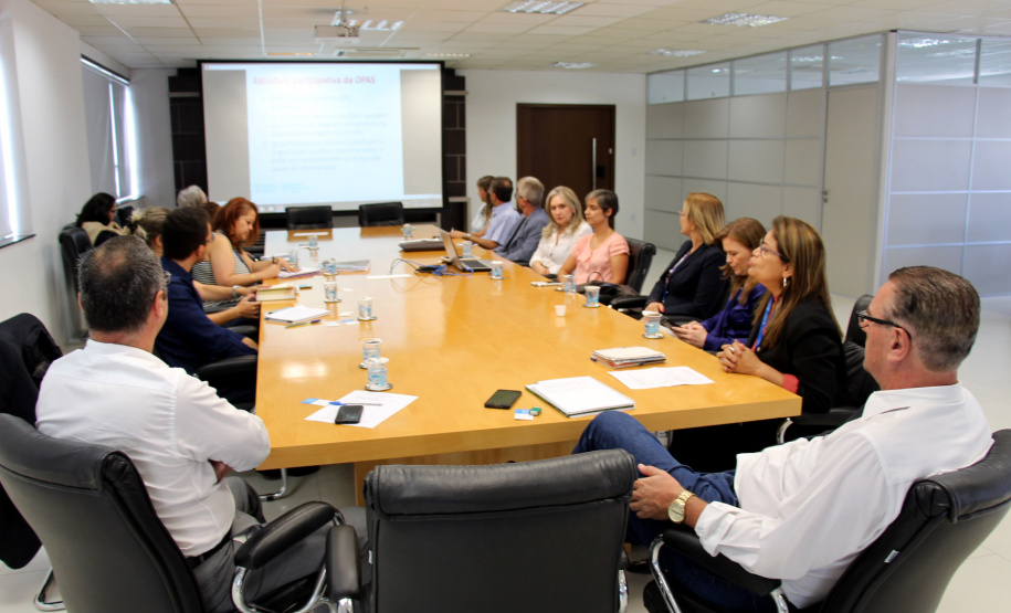 O Paraná poderá ser o estado piloto na implantação do programa Cidade Amiga do Idoso.
Uma comissão está sendo implantada na Secretaria da Justiça, Família e Trabalho (Sejuf) para que o Paraná seja referência na política de atenção às pessoas idosas, criando condições necessárias para promover, nos municípios, alterações físicas e sociais para promover mais qualidade de vida aos idosos. Foto: Divulgação/SEJUF