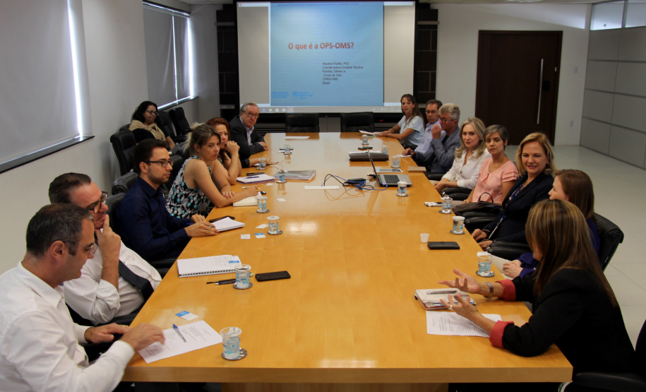 O Paraná poderá ser o estado piloto na implantação do programa Cidade Amiga do Idoso.
Uma comissão está sendo implantada na Secretaria da Justiça, Família e Trabalho (Sejuf) para que o Paraná seja referência na política de atenção às pessoas idosas, criando condições necessárias para promover, nos municípios, alterações físicas e sociais para promover mais qualidade de vida aos idosos. Foto: Divulgação/SEJUF