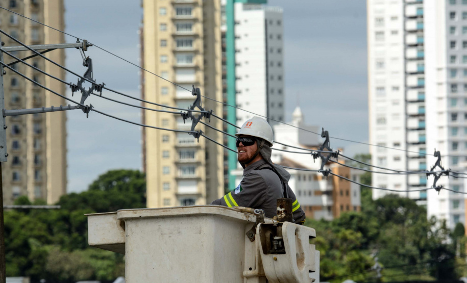 Pelo segundo ano consecutivo, a Copel foi eleita pela Agência Nacional de Energia Elétrica (Aneel) a melhor grande distribuidora de energia de todo o País e da região Sul na percepção do cliente residencial. A premiação é referente ao Índice Aneel de Satisfação do Consumidor (IASC) 2018, indicador que revela a satisfação do cliente com os serviços prestados. A premiação aconteceu nesta segunda-feira (25), em Brasília. Foto:Antonio Costa/Arquivo ANPr