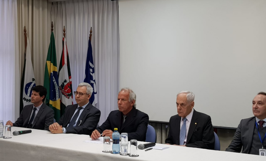 O Secretário de Estado da Administração e da Previdência, Reinhold Stephanes, deu posse nesta terça-feira (26), aos novos integrantes do Conselho Diretor da PARANAPREVIDÊNCIA