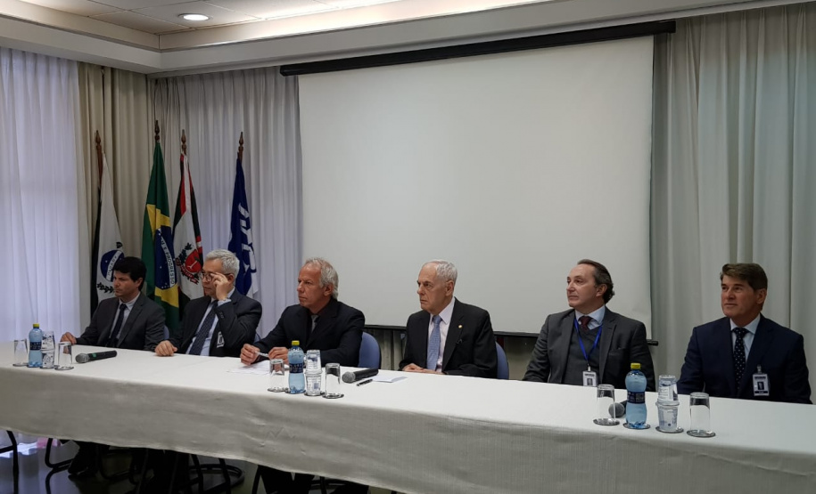 O Secretário de Estado da Administração e da Previdência, Reinhold Stephanes, deu posse nesta terça-feira (26), aos novos integrantes do Conselho Diretor da PARANAPREVIDÊNCIA