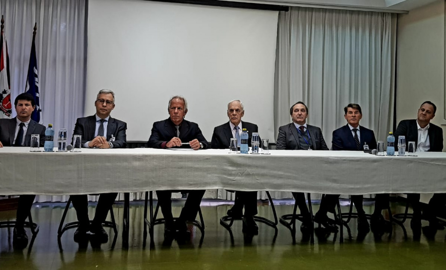 O Secretário de Estado da Administração e da Previdência, Reinhold Stephanes, deu posse nesta terça-feira (26), aos novos integrantes do Conselho Diretor da PARANAPREVIDÊNCIA