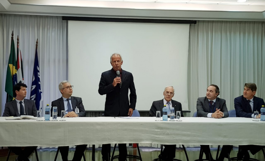 O Secretário de Estado da Administração e da Previdência, Reinhold Stephanes, deu posse nesta terça-feira (26), aos novos integrantes do Conselho Diretor da PARANAPREVIDÊNCIA