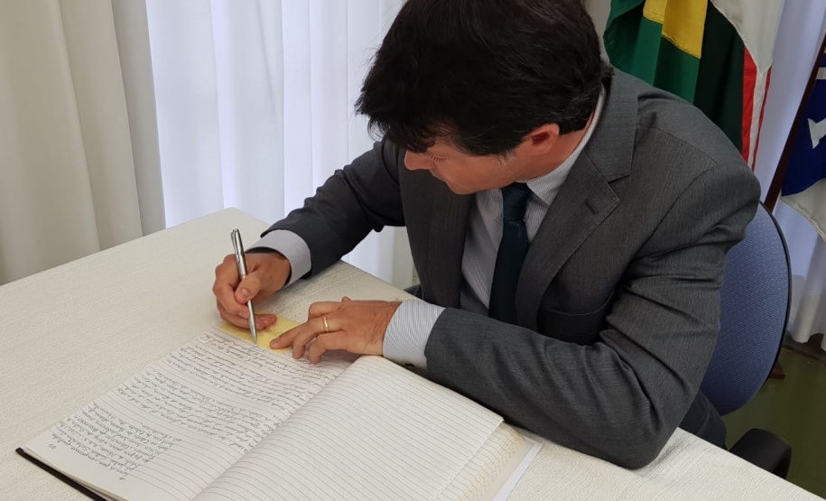 O Secretário de Estado da Administração e da Previdência, Reinhold Stephanes, deu posse nesta terça-feira (26), aos novos integrantes do Conselho Diretor da PARANAPREVIDÊNCIA