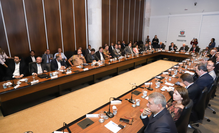 Governador em exercício Darci Piana coordena reunião com equipe de Governo.  -  Curitiba, 27/02/2019  -  Foto: Rodrigo Félix Leal/ANPr