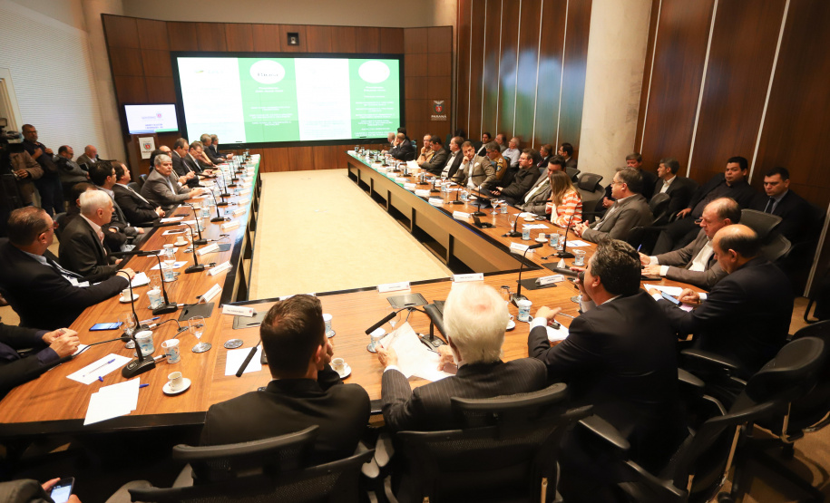 Governador em exercício Darci Piana coordena reunião com equipe de Governo.  -  Curitiba, 27/02/2019  -  Foto: Rodrigo Félix Leal/ANPr