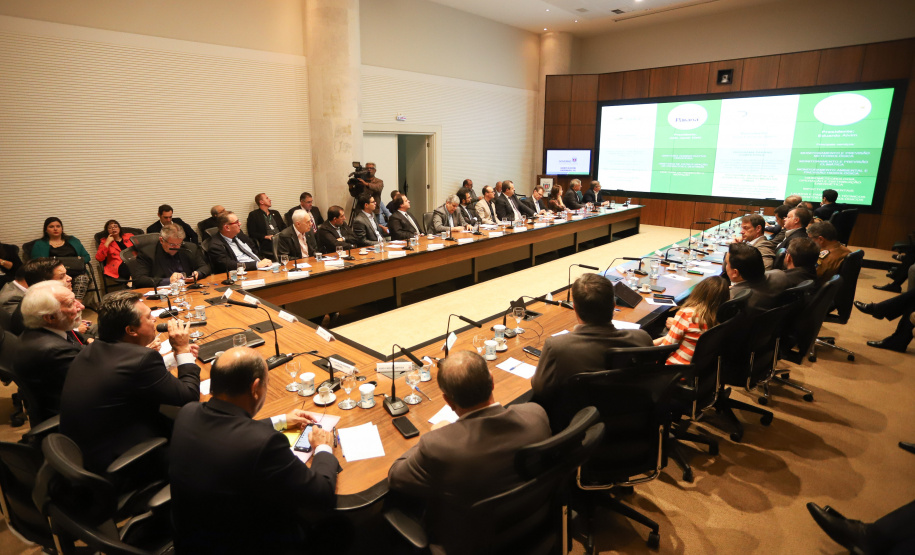 Governador em exercício Darci Piana coordena reunião com equipe de Governo.  -  Curitiba, 27/02/2019  -  Foto: Rodrigo Félix Leal/ANPr