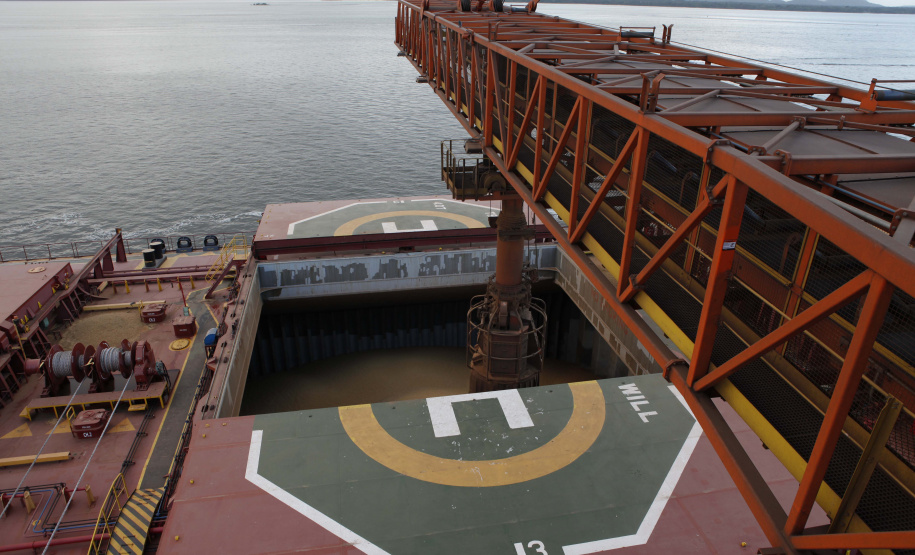 Os Portos do Paraná se preparam para um ritmo mais intenso no escoamento dos grãos destinados para exportação, com a chegada da safra 2018/19, que vem do interior do Estado e dos estados do Sudeste e Centro-Oeste do país.  -  Paranaguá, 27/02/2019   - Foto: Carlos Neves/APPA
