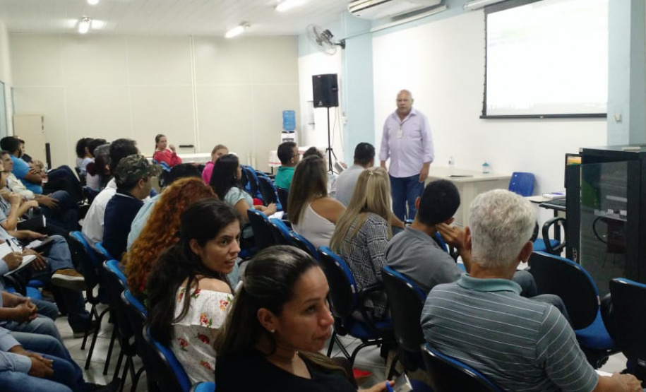 Para intensificar o combate ao mosquito transmissor da dengue, o Aedes egypti, a Secretaria de Estado Saúde está promovendo uma série de reuniões para capacitação de técnicos estaduais e municipais, das cidades que compõem a 12ª Regional da Saúde, que tem sede em Umuarama, no Noroeste do Estado. Foto:Divulgação/SESA