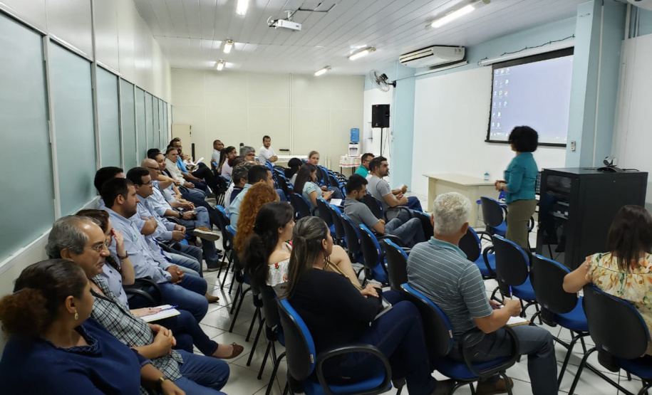 Para intensificar o combate ao mosquito transmissor da dengue, o Aedes egypti, a Secretaria de Estado Saúde está promovendo uma série de reuniões para capacitação de técnicos estaduais e municipais, das cidades que compõem a 12ª Regional da Saúde, que tem sede em Umuarama, no Noroeste do Estado. Foto:Divulgação/SESA