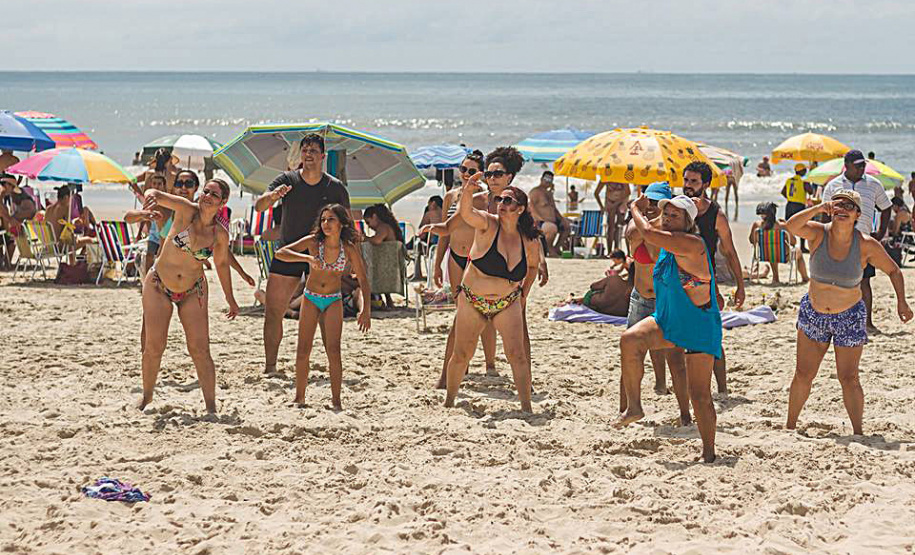 A equipe da Esporte Paraná vai finalizar as atividades esportivas na Operação Verão Paraná contabilizando 122 mil atendimentos no período.   -  Foto: Divulgação Operação Verão