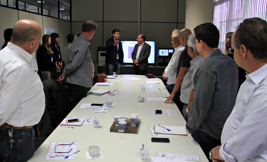 primeira reunião gerencial do secretário do Desenvolvimento Urbano, João Carlos Ortega, com dirigentes da Paraná Edificações (Pred). Pela proposta de reforma administrativa do Governo do Estado, que já tramita na Assembleia Legislativa, a Paraná Edificações vai compor o conjunto de órgãos vinculados à Secretaria do Desenvolvimento Urbano.  -  Curitiba, 27/02/2019  -  Foto: Divulgação SEDU