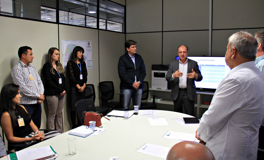 primeira reunião gerencial do secretário do Desenvolvimento Urbano, João Carlos Ortega, com dirigentes da Paraná Edificações (Pred). Pela proposta de reforma administrativa do Governo do Estado, que já tramita na Assembleia Legislativa, a Paraná Edificações vai compor o conjunto de órgãos vinculados à Secretaria do Desenvolvimento Urbano.  -  Curitiba, 27/02/2019  -  Foto: Divulgação SEDU