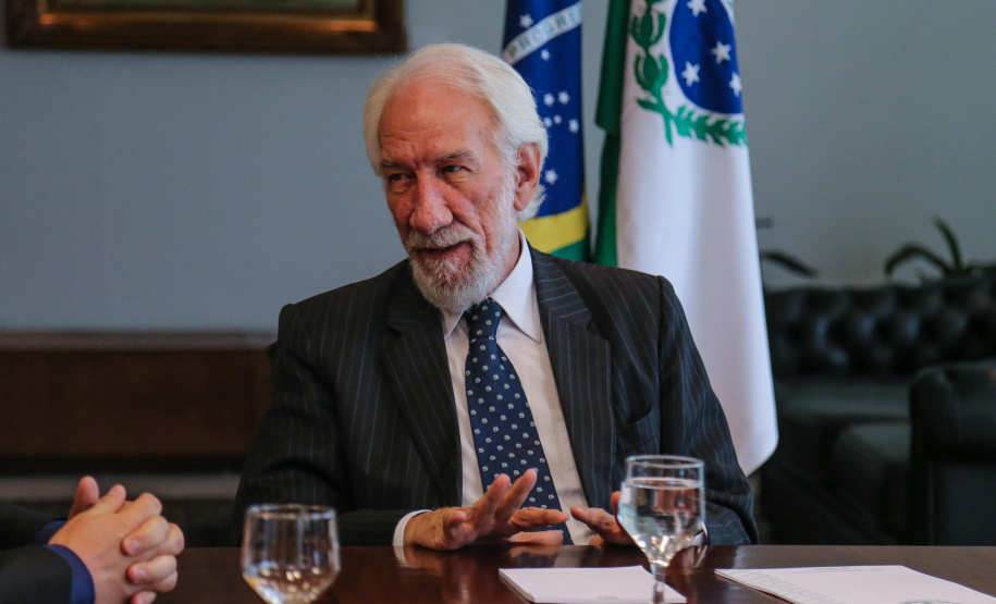 O governador em exercício Darci Piana recebe representantes SINDARUC ( Sindicatos Permissionários Centrais Abastecimento Alimentos) e o presidente da Ceasa, nesta quarta-feira (27) no Palácio Iguaçu. Curitiba, 27/02/2019 - Foto: Geraldo Bubniak/ANPr