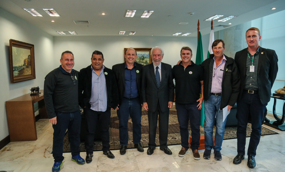 O governador em exercício Darci Piana recebe representantes SINDARUC ( Sindicatos Permissionários Centrais Abastecimento Alimentos) e o presidente da Ceasa, nesta quarta-feira (27) no Palácio Iguaçu. Curitiba, 27/02/2019 - Foto: Geraldo Bubniak/ANPr