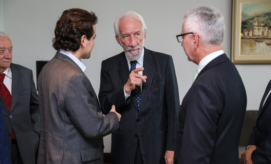 O governador em exercício Darci Piana recebe Presidente Cassio Telles e representates da OAB-PR, nesta quarta-feira (27) no Palácio Iguaçu. O pedido de providencias na PR-280 no sudoeste do Estado. Curitiba, 27/02/2019 - Foto: Geraldo Bubniak/ANPr