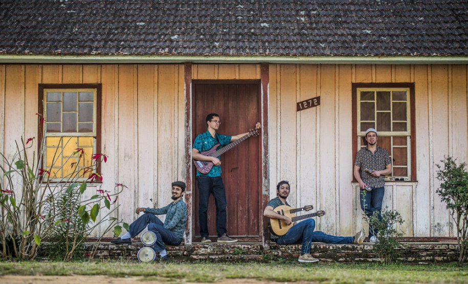 A Biblioteca Pública do Paraná (BPP) promove uma programação especial na próxima quinta-feira (7), dia do aniversário de 162 anos de sua fundação. Às 17h30, a banda Alohabana toca clássicos da música cubana e outros ritmos latinos, também no hall térreo. Foto: Nilo Biazzeto Neto - Divulgação BBP