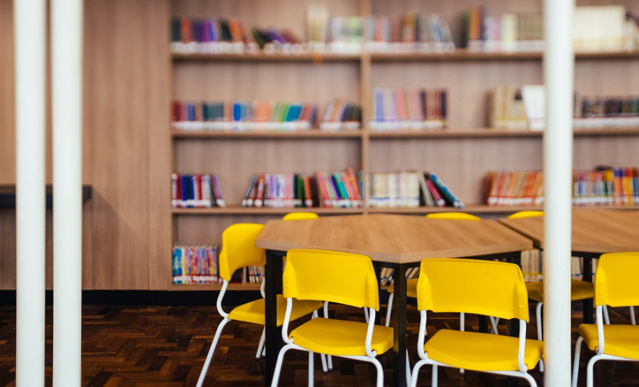 A Biblioteca Pública do Paraná (BPP) promove uma programação especial na próxima quinta-feira (7), dia do aniversário de 162 anos de sua fundação. Às 10h30, acontece a abertura da mostra Por dentro da Biblioteca, do fotógrafo Eduardo Macarios. Foto: Eduardo Macarios