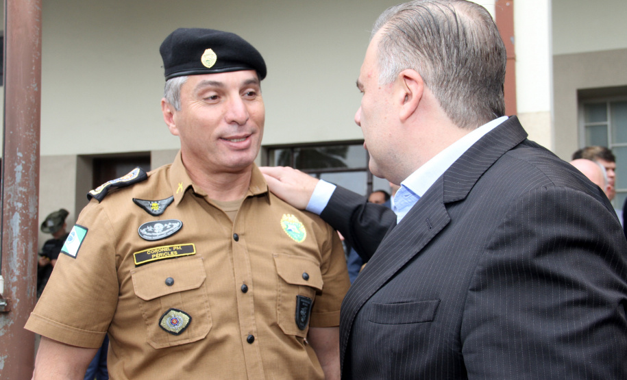 A primeira fase da Força-Tarefa Infância Segura aconteceu nesta quinta-feira (28) no Quartel do Comando-Geral da Polícia Militar do Paraná e contou com a participação de alunos do Colégio da Polícia Militar, do Colégio da Vila Militar e o Colégio Estadual Mario Brandão de Piraquara. Na foto, o comandante-geral da Polícia Militar do Paraná, coronel Péricles Mattos e o secretário Ney Leprevost, da Justiça, Família e Trabalho. -  Curitiba, 28/02/2019  -  Foto: Divulgação SEJU