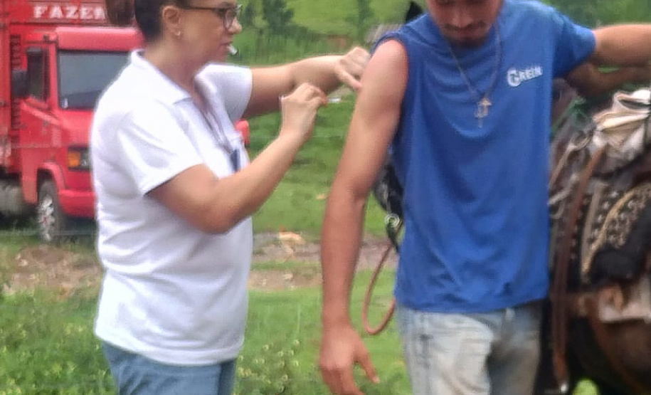 Equipe da secretaria da Saúde percorre as áreas mais remotas do município de Adrianópolis em busca de pessoas não vacinadas contra a febre amarela. Adrianópolis, 28/02/2019 - Foto: Divulgação SESA