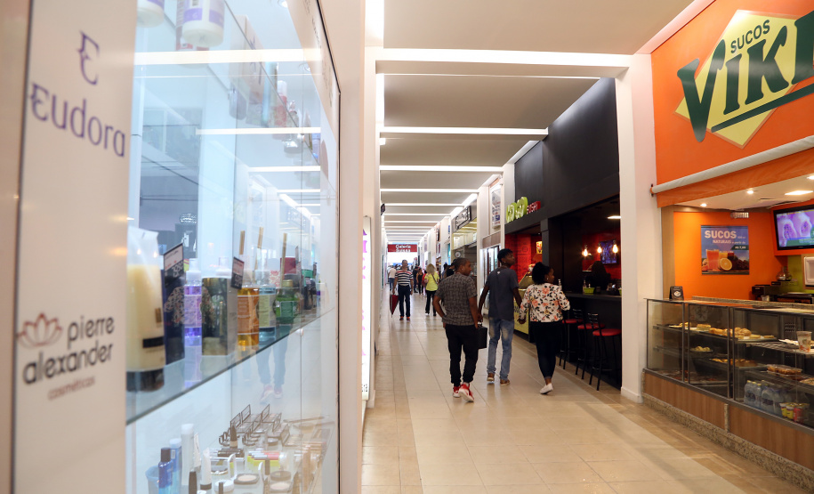 Estado começa o ano com uma série de indicadores positivos relativos à abertura de empresas, geração de emprego formal e renda média. Cenário favorável amplia operações de crédito e reduz a inadimplência. Comércio -  Foto Gilson Abreu/ANPr