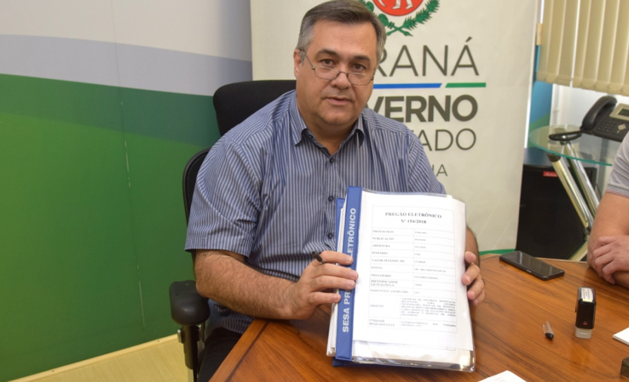 O secretário estadual da Saúde, Beto Preto, assinou nesta sexta-feira (01) uma série de convênios para dar prosseguimento a obras em unidades de atendimento à população e definiu o pagamento de R$ 34 milhões para prestadores de serviços para municípios do Estado que estão sob a gestão da Secretaria. -  Curitiba, 01/03/2019  -  Foto: Diogo Pracz de Oliveira/SESA