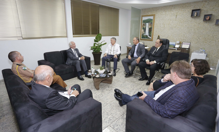 O governador em exercício Darci Piana, reuniu-se com o prefeito de Prudentópolis, Adelmo Luiz Klosowski na sede do executivo municipal. Prudentópolis, 06-03-19.Foto: Arnaldo Alves / ANPr.