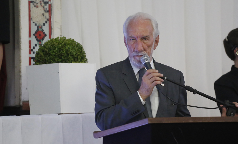 O governador em exercício Darci Piana, participou da assinatura do acordo de parceria e cooperação entre as cidades de Prudentópolis e Ternopil, Ucrânia. Participaram da cerimônia: prefeito de Prudentópolis, Adelmo Luiz Klosowski; Cônsul da Ucrânia no Paraná, Mariano Czaikowski; prefeito de Ternopil, Serhii Nadal; entre outros.Prudentópolis, 06-03-19.Foto: Arnaldo Alves / ANPr.