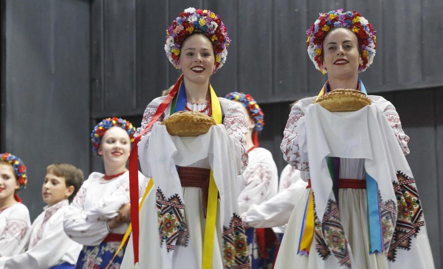 O governador em exercício Darci Piana, participou da assinatura do acordo de parceria e cooperação entre as cidades de Prudentópolis e Ternopil, Ucrânia. Participaram da cerimônia: prefeito de Prudentópolis, Adelmo Luiz Klosowski; Cônsul da Ucrânia no Paraná, Mariano Czaikowski; prefeito de Ternopil, Serhii Nadal; entre outros.Prudentópolis, 06-03-19.Foto: Arnaldo Alves / ANPr.