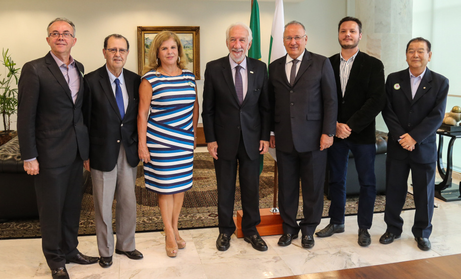 O governador em exercício Darci Piana recebe o presidente da Paraná Turismo, João Jacob Mehl e representantes do G5 nesta quinta-feira (7) no Palácio Iguaçu. Curitiba, 07/03/2019 - Foto: Geraldo Bubniak/ANPr