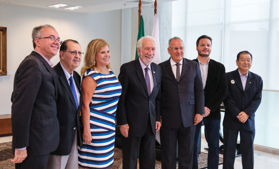 O governador em exercício Darci Piana recebe o presidente da Paraná Turismo, João Jacob Mehl e representantes do G5 nesta quinta-feira (7) no Palácio Iguaçu. Curitiba, 07/03/2019 - Foto: Geraldo Bubniak/ANPr