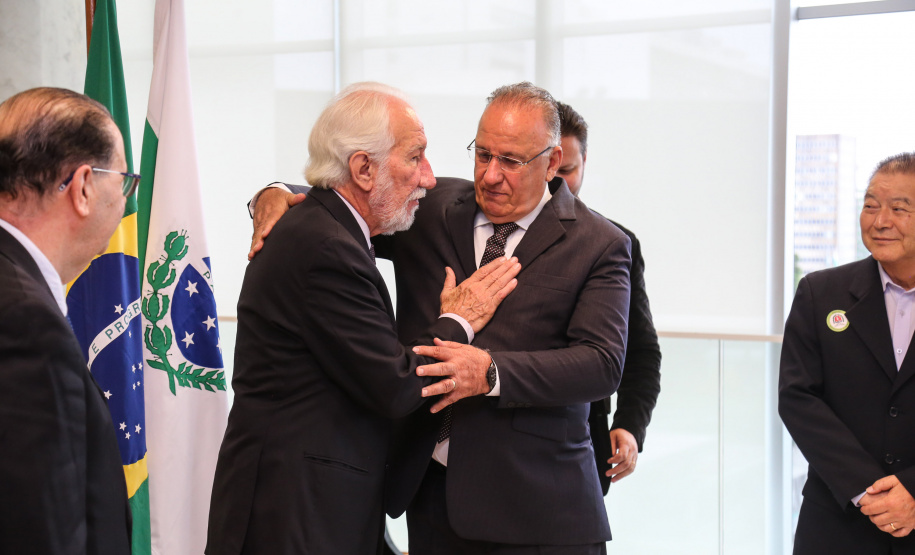 O governador em exercício Darci Piana recebe o presidente da Paraná Turismo, João Jacob Mehl e representantes do G5 nesta quinta-feira (7) no Palácio Iguaçu. Curitiba, 07/03/2019 - Foto: Geraldo Bubniak/ANPr