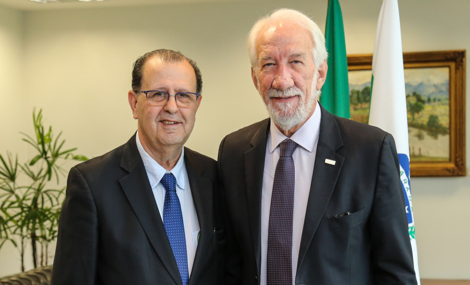 O governador em exercício Darci Piana recebe o presidente da Paraná Turismo, João Jacob Mehl e representantes do G5 nesta quinta-feira (7) no Palácio Iguaçu. Curitiba, 07/03/2019 - Foto: Geraldo Bubniak/ANPr