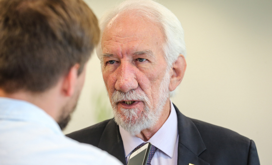 O governador em exercício Darci Piana recebe o presidente da Paraná Turismo, João Jacob Mehl e representantes do G5 nesta quinta-feira (7) no Palácio Iguaçu. Curitiba, 07/03/2019 - Foto: Geraldo Bubniak/ANPr