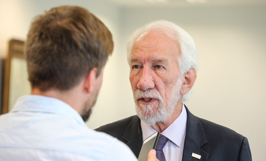 O governador em exercício Darci Piana recebe o presidente da Paraná Turismo, João Jacob Mehl e representantes do G5 nesta quinta-feira (7) no Palácio Iguaçu. Curitiba, 07/03/2019 - Foto: Geraldo Bubniak/ANPr