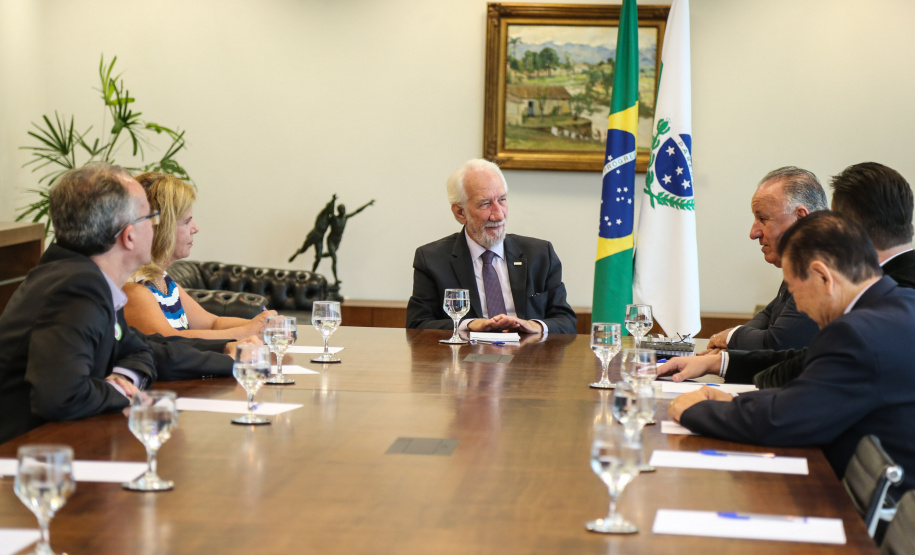 O governador em exercício Darci Piana recebe o presidente da Paraná Turismo, João Jacob Mehl e representantes do G5 nesta quinta-feira (7) no Palácio Iguaçu. Curitiba, 07/03/2019 - Foto: Geraldo Bubniak/ANPr