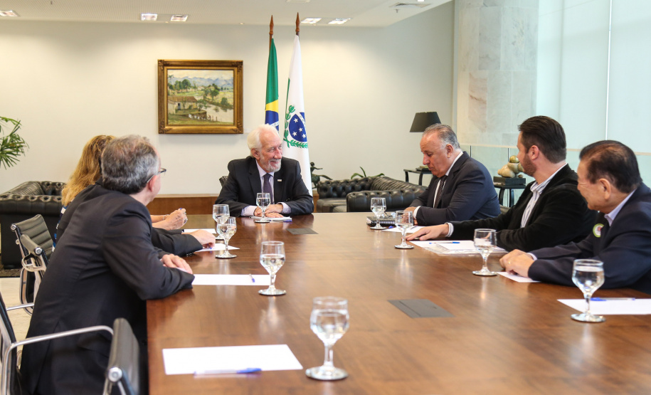 O governador em exercício Darci Piana recebe o presidente da Paraná Turismo, João Jacob Mehl e representantes do G5 nesta quinta-feira (7) no Palácio Iguaçu. Curitiba, 07/03/2019 - Foto: Geraldo Bubniak/ANPr