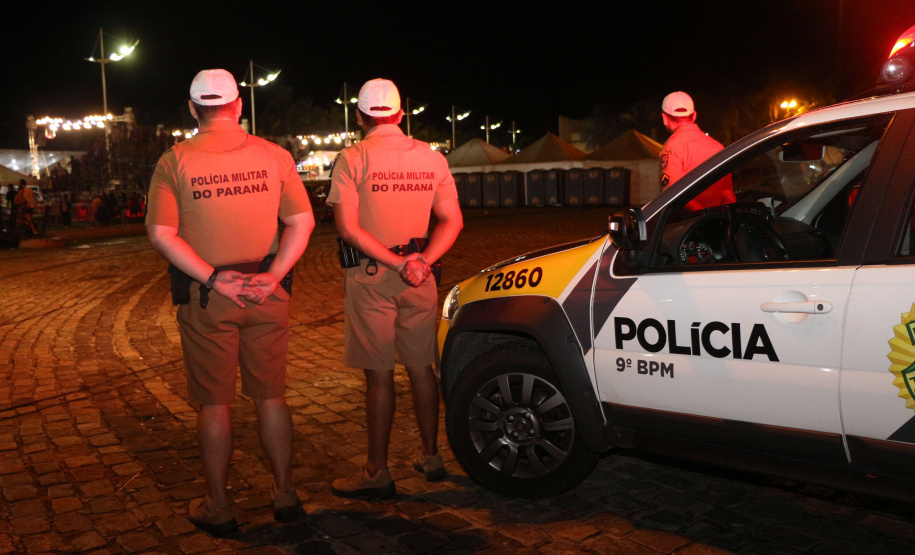 03-03-2019 Operação Verão 2018/2019 - Carnaval em Paranaguá O Carnaval 2019 no Litoral do estado foi repleto de opções de lazer e de serviços gratuitos para os veranistas durante o feriado prolongado. Na área de segurança pública, houve redução dos casos de furtos (10%) e mais encaminhamentos (37,50%) por conta do aumento de abordagens (63,67%). - Litoral do Paraná, 05/03/2019 - Foto: Soldado Amanda Morais