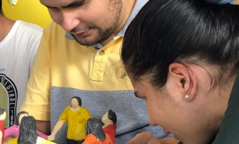 A Secretaria de Estado da Educação, por meio do Centro Estadual de Capacitação em Artes Guido Viaro, está com inscrições abertas para 20 cursos de formação continuada destinados a professores, pedagogos e diretores que atuam na rede estadual de ensino na capital e na Região Metropolitana de Curitiba (RMC). As inscrições podem ser feitas até o dia 15 de março, data de início das aulas. - Curitiba, 07/03/2019 - Foto: Divulgação SEED