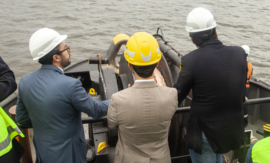 Paranaguá é o primeiro porto brasileiro visitado pela nova equipe da Secretaria Nacional de Portos (SNP), órgão vinculado ao Ministério da Infraestrutura, responsável pela gestão dos complexos marítimos do país. O secretário Diogo Piloni esteve no Paraná nesta quinta-feira (7) para conhecer a estrutura física e o planejamento de obras e ações para os próximos anos. Foto: Claudio Neves/APPA