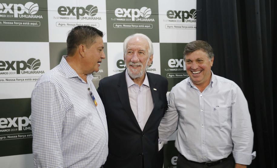 O governador em exercício Darci Piana, participa da abertura 45ª Expo Umuarama e 18ª Feira Internacional. Participaram: prefeito de Umuarama, Celso Pozzobom; os secretários: do Meio Ambiente e Recursos Hídricos, Márcio Nunes; da Agricultura, Norberto Ortigara; presidente da Sociedade Rural de Umuarama, Milton Gaiari; entre outros. N/F: presidente da Sociedade Rural, Milton Gaiari.Umuarama, 07-03-19.Foto: Arnaldo Alves / ANPr.
