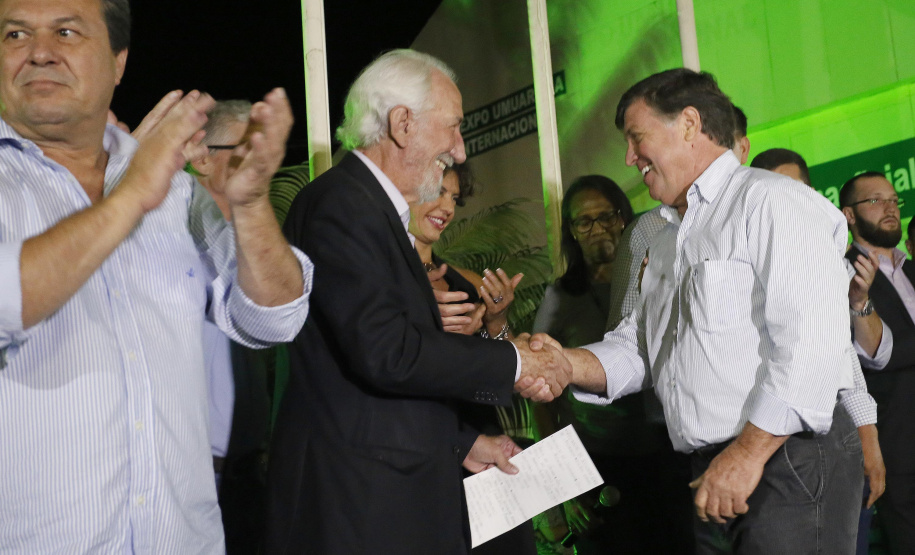 O governador em exercício Darci Piana, participa da abertura 45ª Expo Umuarama e 18ª Feira Internacional. Participaram: prefeito de Umuarama, Celso Pozzobom; os secretários: do Meio Ambiente e Recursos Hídricos, Márcio Nunes; da Agricultura, Norberto Ortigara; presidente da Sociedade Rural de Umuarama, Milton Gaiari; entre outros.Umuarama, 07-03-19.Foto: Arnaldo Alves / ANPr.