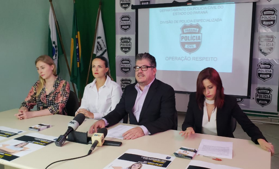 A Polícia Civil do Paraná prendeu, em uma semana, 282 homens por prática de crimes contra a mulher em todo Estado. O balanço parcial da Operação Respeito, divulgado na manhã desta sexta-feira (8) em Cascavel, informa que 241 suspeitos foram autuados em flagrante por violência doméstica e outros 41 foram presos por mandados de prisão, incluindo suspeitos de autoria de feminicídio.
Foto: Polícia Civil