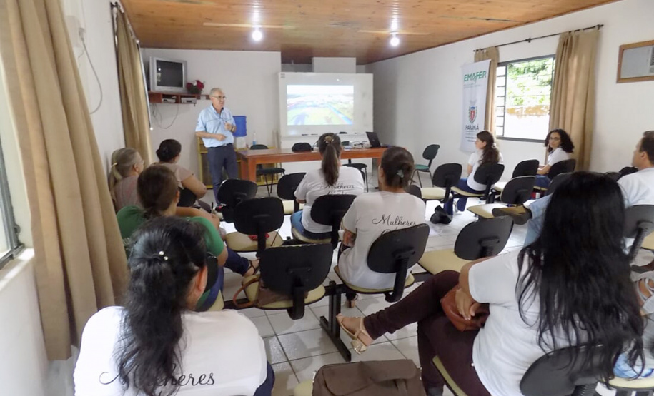 Reunião de comercialização com o grupo de Joaquim Távora  -  Foto: Emater