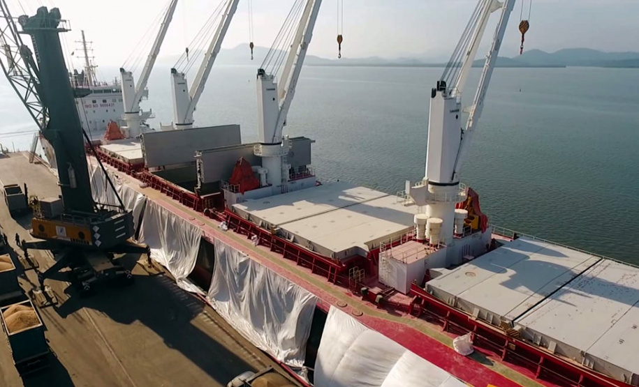 Nos primeiros dois meses de 2019, os Portos do Paraná movimentaram mais de 7,2 milhões de toneladas de carga. Destaque para o aumento de 180% da movimentação por Antonina. Foto: Divulgação/APPA