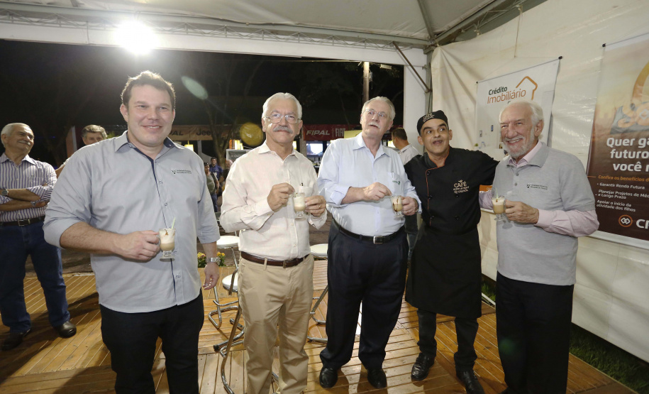 O governador em exercício Darci Piana, participa da abertura da 48ª Exposição Paranavaí - Feira Agropecuária e Industrial de Paranavaí, região noroeste do Estado. Presentes: presidente da Sociedade Rural do Noroeste do Paraná, Mario Helio de Almeida; secretário de Agricultura, Norbeto Ortigara; entre outros.Paranavaí, 08-03-19.Foto: Arnaldo Alves / ANPr.