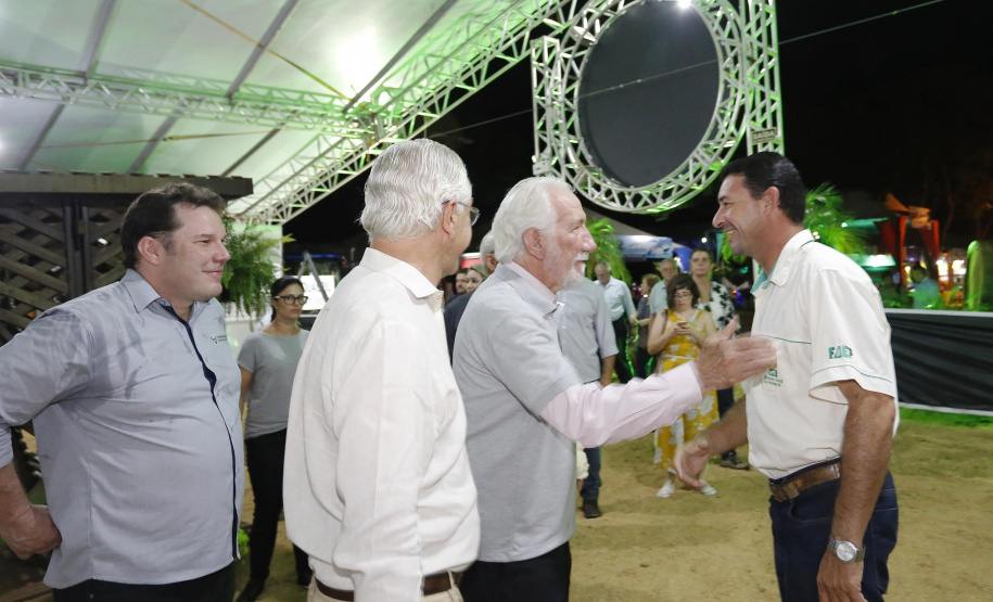 O governador em exercício Darci Piana, participa da abertura da 48ª Exposição Paranavaí - Feira Agropecuária e Industrial de Paranavaí, região noroeste do Estado. Presentes: presidente da Sociedade Rural do Noroeste do Paraná, Mario Helio de Almeida; secretário de Agricultura, Norbeto Ortigara; entre outros.Paranavaí, 08-03-19.Foto: Arnaldo Alves / ANPr.
