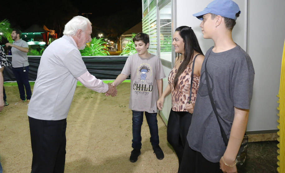 O governador em exercício Darci Piana, participa da abertura da 48ª Exposição Paranavaí - Feira Agropecuária e Industrial de Paranavaí, região noroeste do Estado. Presentes: presidente da Sociedade Rural do Noroeste do Paraná, Mario Helio de Almeida; secretário de Agricultura, Norbeto Ortigara; entre outros.Paranavaí, 08-03-19.Foto: Arnaldo Alves / ANPr.
